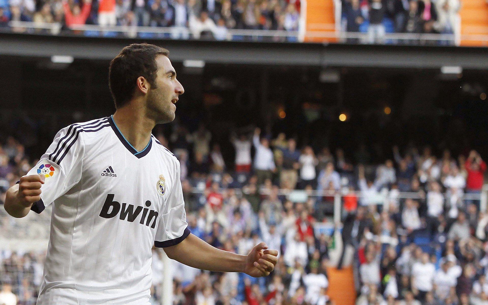 英超激烈争冠:精彩纷呈,悬念重重!,英超最精彩比赛