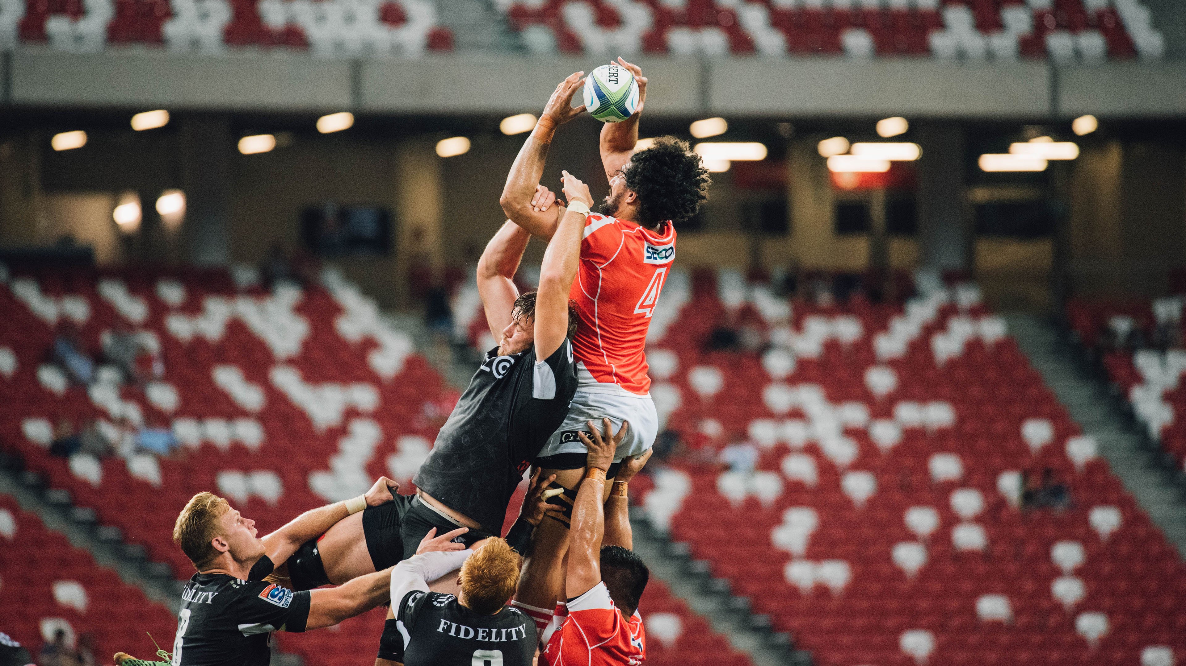 开云官方-英超激烈争夺，豪门之间竞争白热化